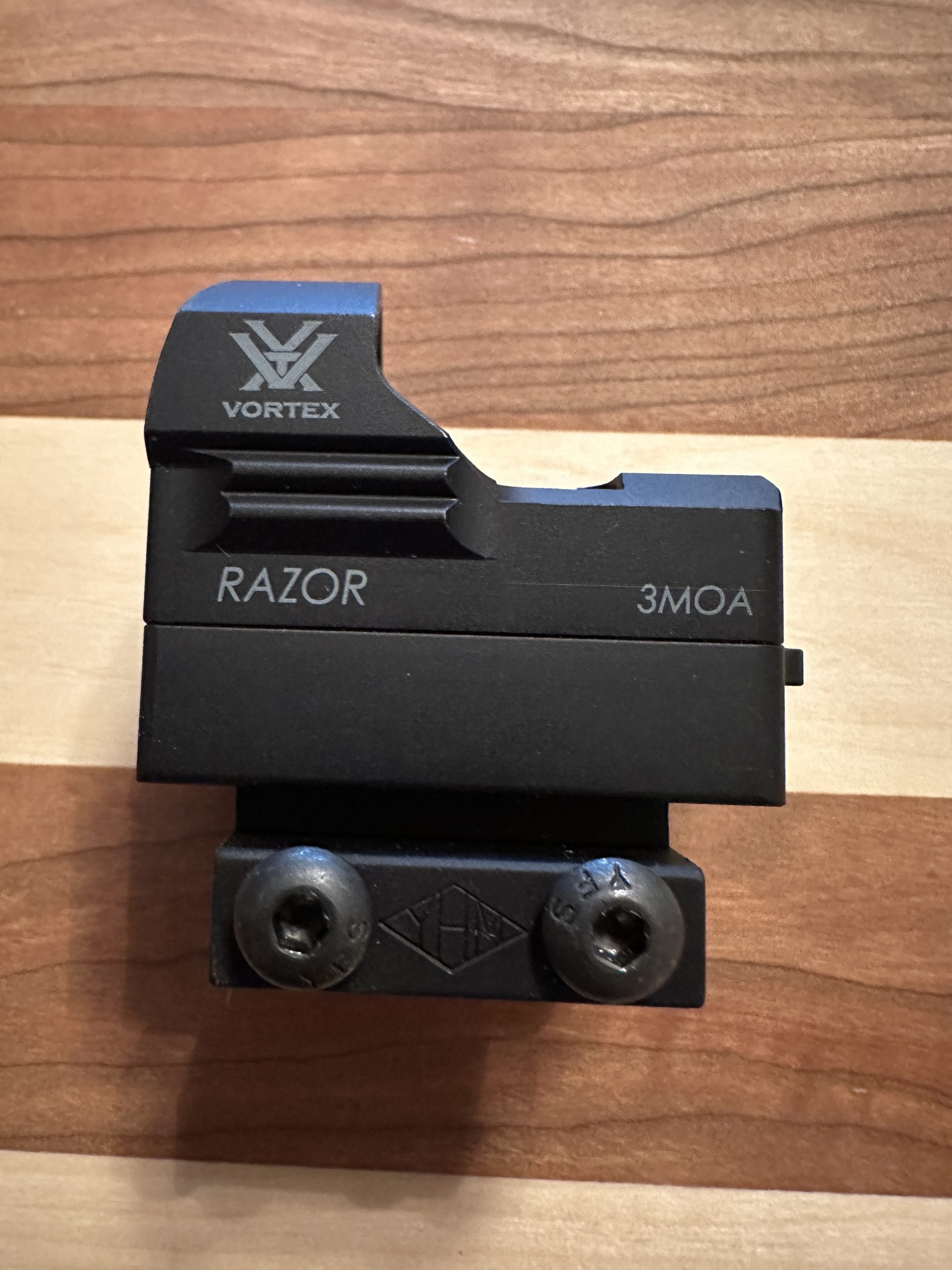 Used Vortex Razor 3MOA red dot w YHM mount